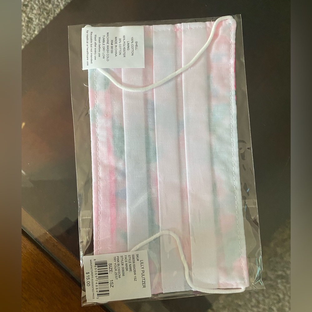 Lilly Pulitzer Mask Set - Picture 6 of 13
